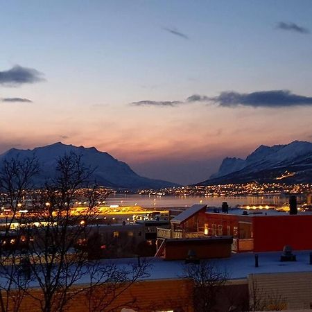 60 Sqm Apartment A - Free Parking! Tromsø Kültér fotó