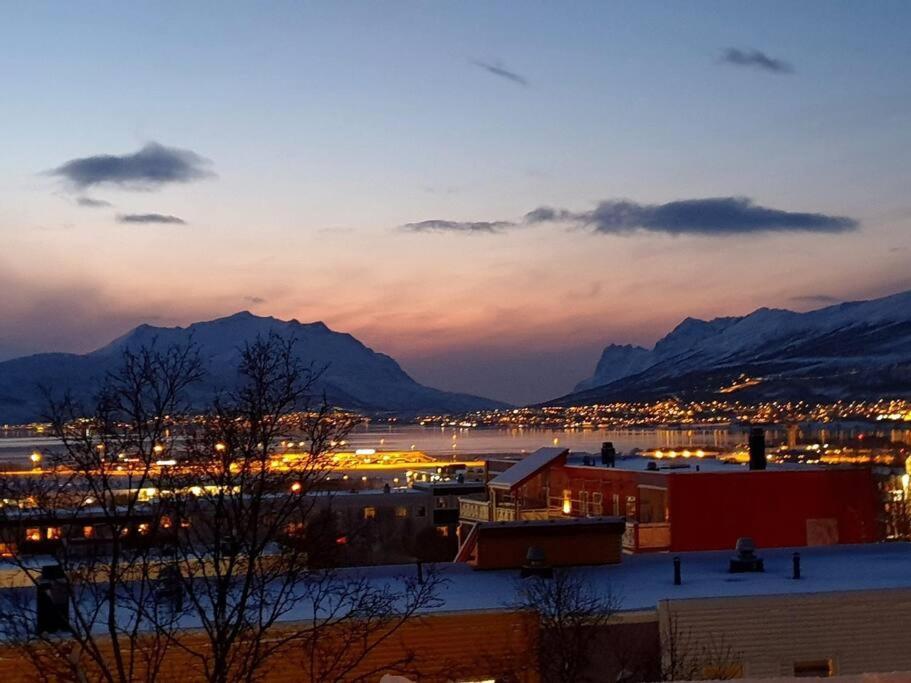 60 Sqm Apartment A - Free Parking! Tromsø Kültér fotó